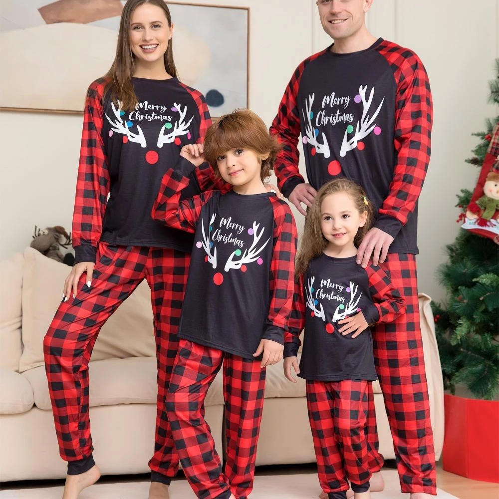 Bộ Pyjama Gia Đình Kẻ Sọc – Đồ Ngủ Đồng Bộ 3–4 Người - 2