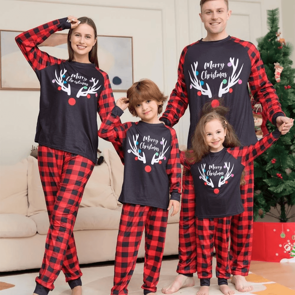 Bộ Pyjama Gia Đình Kẻ Sọc – Đồ Ngủ Đồng Bộ 3–4 Người