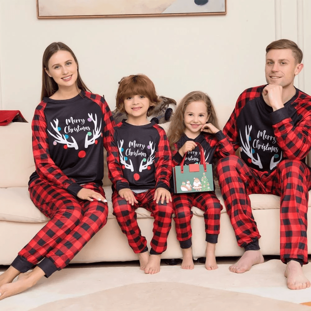 Bộ Pyjama Gia Đình Kẻ Sọc – Đồ Ngủ Đồng Bộ 3–4 Người - 4